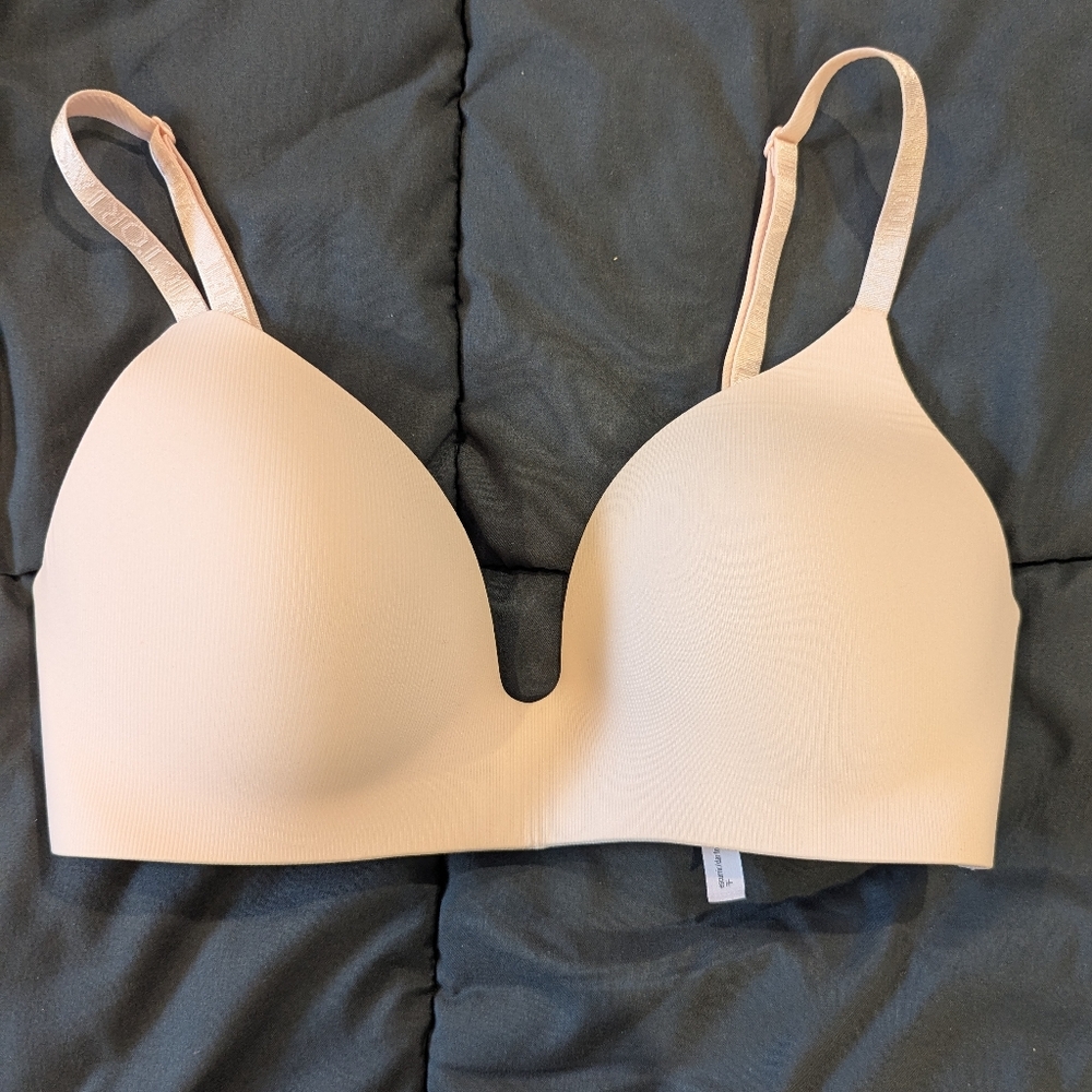 Victoria's Secret Seamless Light Cream Bra